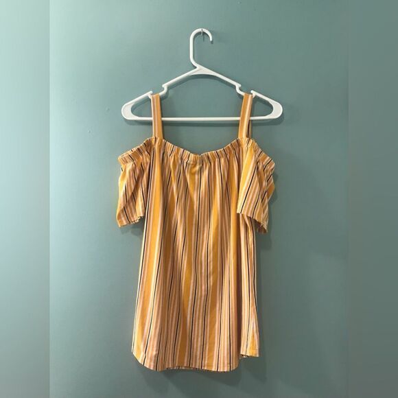 NWOT … KRISTIN NICOLE “Size: L” Cold Shoulder Blouse / Top - Picture 2 of 3